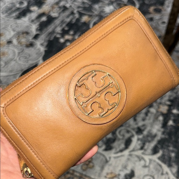 Tory Burch Tan Leather Wallet - Picture 1 of 12
